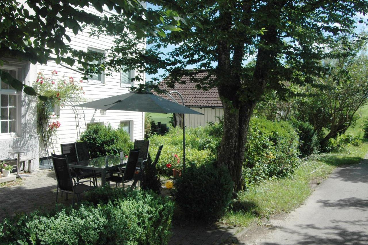 Altes Schulhaus Argenbuhl Exterior foto